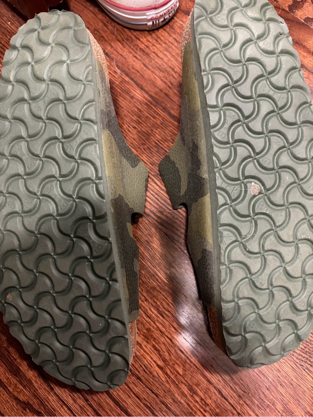 Birkenstock Women’s Two-Strap Camo Sandals. Soft Footbed. Size 40 - Picture 3 of 3